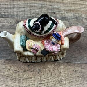 Tea Time Hand Glazed & Painted Porcelain Tea  Pot Cat Doll On‎ Couch